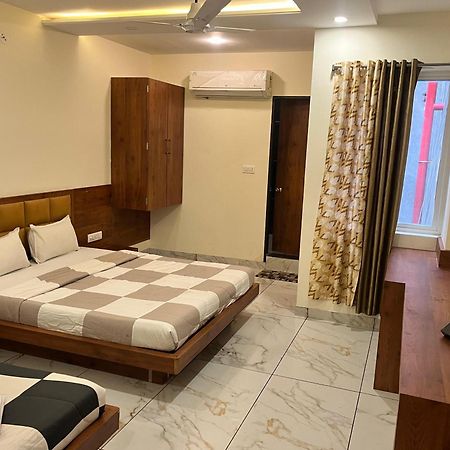 Hotel Prakasham Ujjain Exterior foto