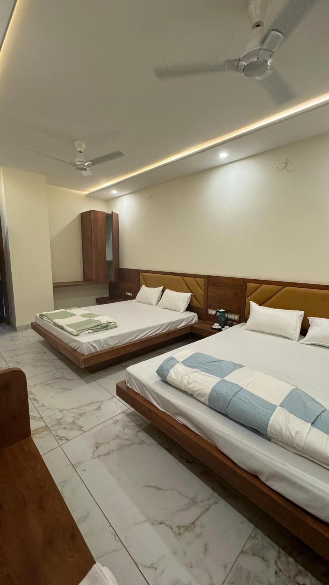 Hotel Prakasham Ujjain Exterior foto